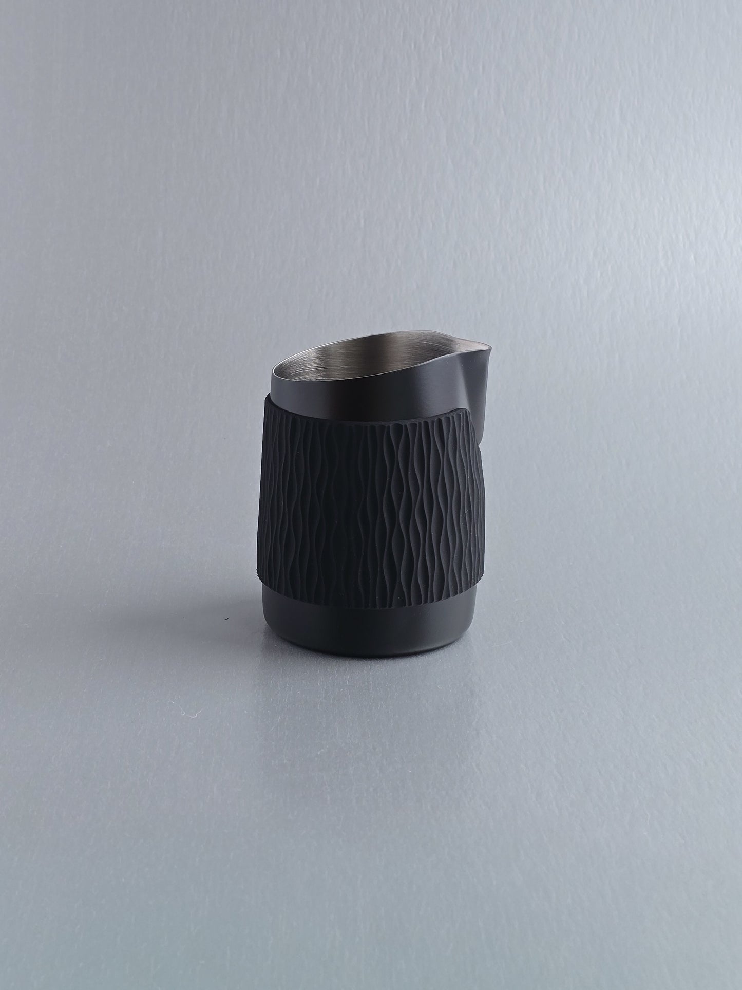 15OZ SLOW POUR SUPPLY® X WPM Monochrome Handleless Latte Art Pitcher with Soft Touch Silicone Wrap -Midnight Black