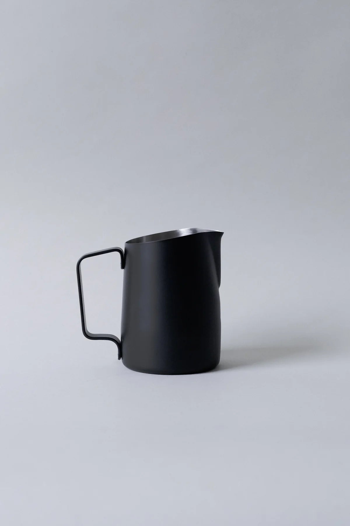 15oz Latte Art Pitcher with Round Spout in Matte Black
